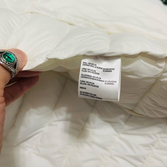 Like New Women Size Small Tommy Hilfiger Packable Hooded Puffer Jacket In White - Picture 16 of 16